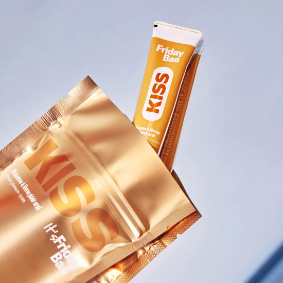 Стимулюючий бальзам для губ Friday Bae Kiss, 15 ml