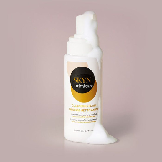 Інтимна піна для щоденного догляду SKYN Intimicare Cleansing Foam, 200 ml