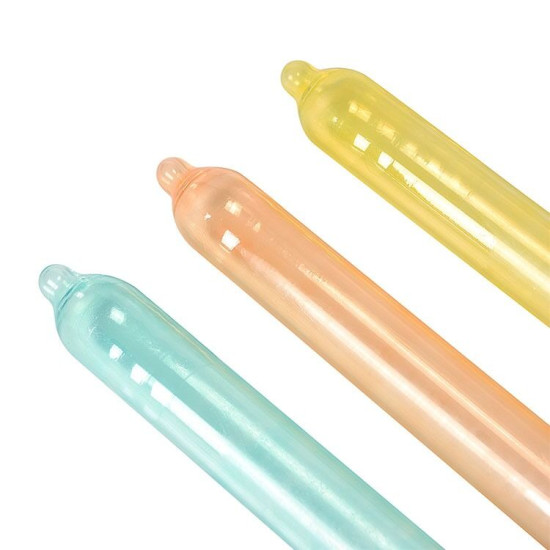 Презервативи з ароматами м'яти, банана та полуниці, 12 шт Recare Color Fruit Flavour Condoms