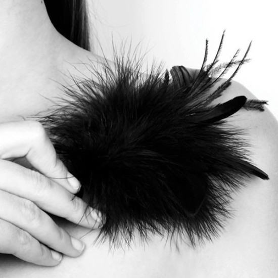 Мітелочка Bijoux Indiscrets Pom Pom Feather Tickler