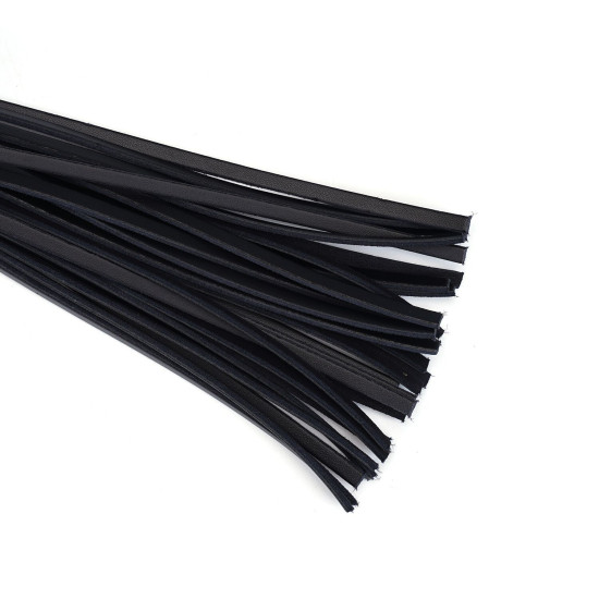Флоггер из натуральной кожи с заклёпками, красный Liebe Seele Wine Red Studded Flogger