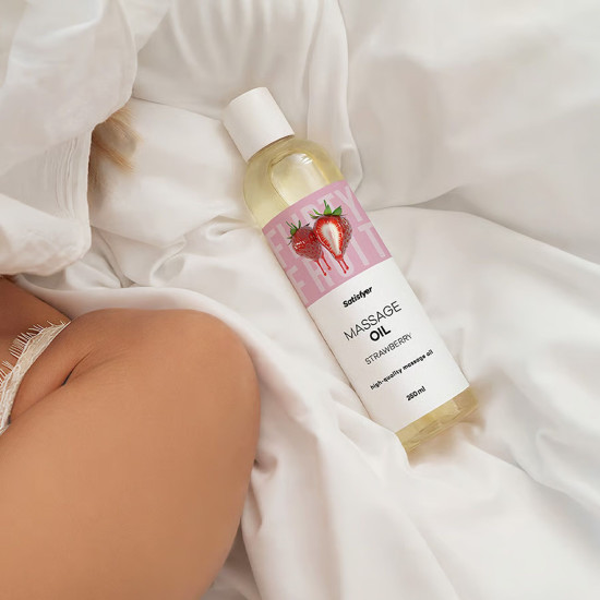 Массажное масло, клубника Satisfyer Massage Oil Strawberry, 250 ml (срок 30.04.2027)