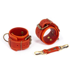 Кожанные БДСМ наручники в подарочной упаковке, красные LOVECRAFT Handcuffs Red